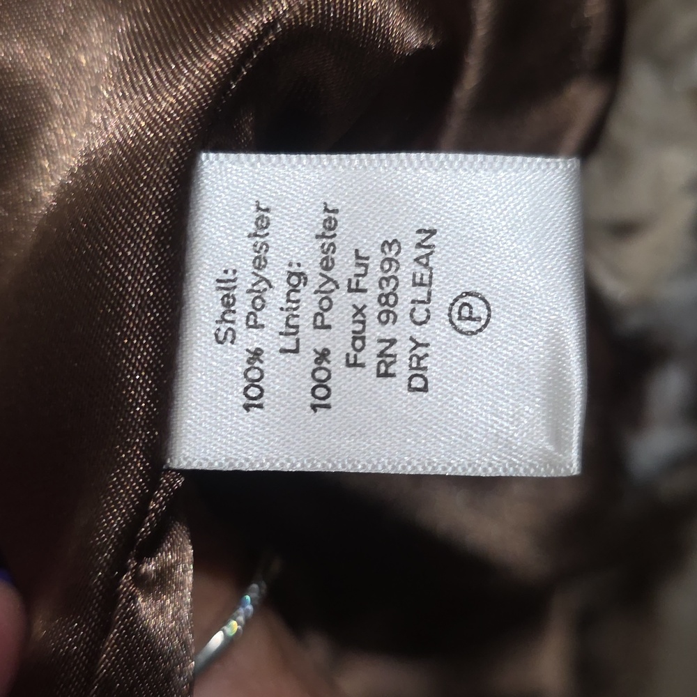 Dennis Basso Luxurious Brown and Cream Teddy Jacket - Picture 3 of 7